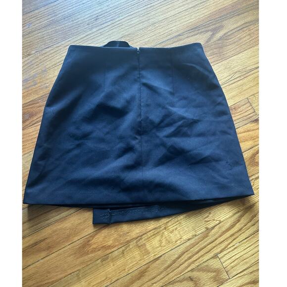 Gianni Bini Black Wrap Skirt – High-Rise, Zipper Closure, Chic Front Wrap - Picture 4 of 7